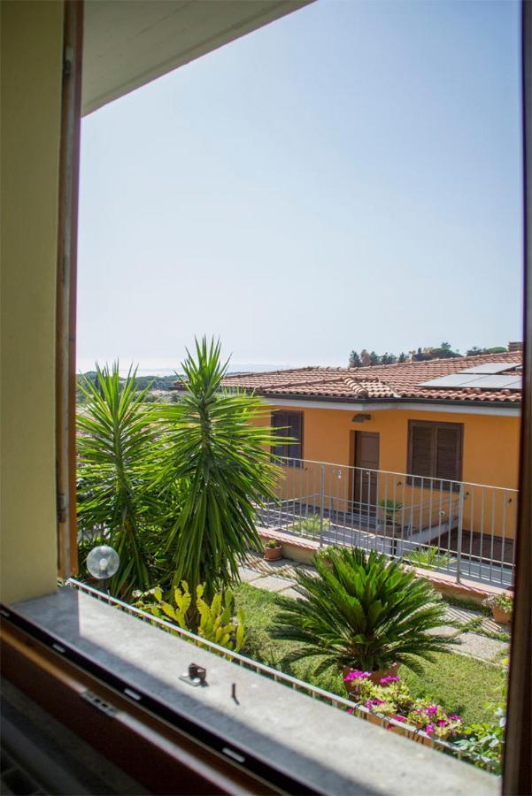 Casa D'Amare - A 600 Mt Dalla Spiaggia Фоллоника Экстерьер фото